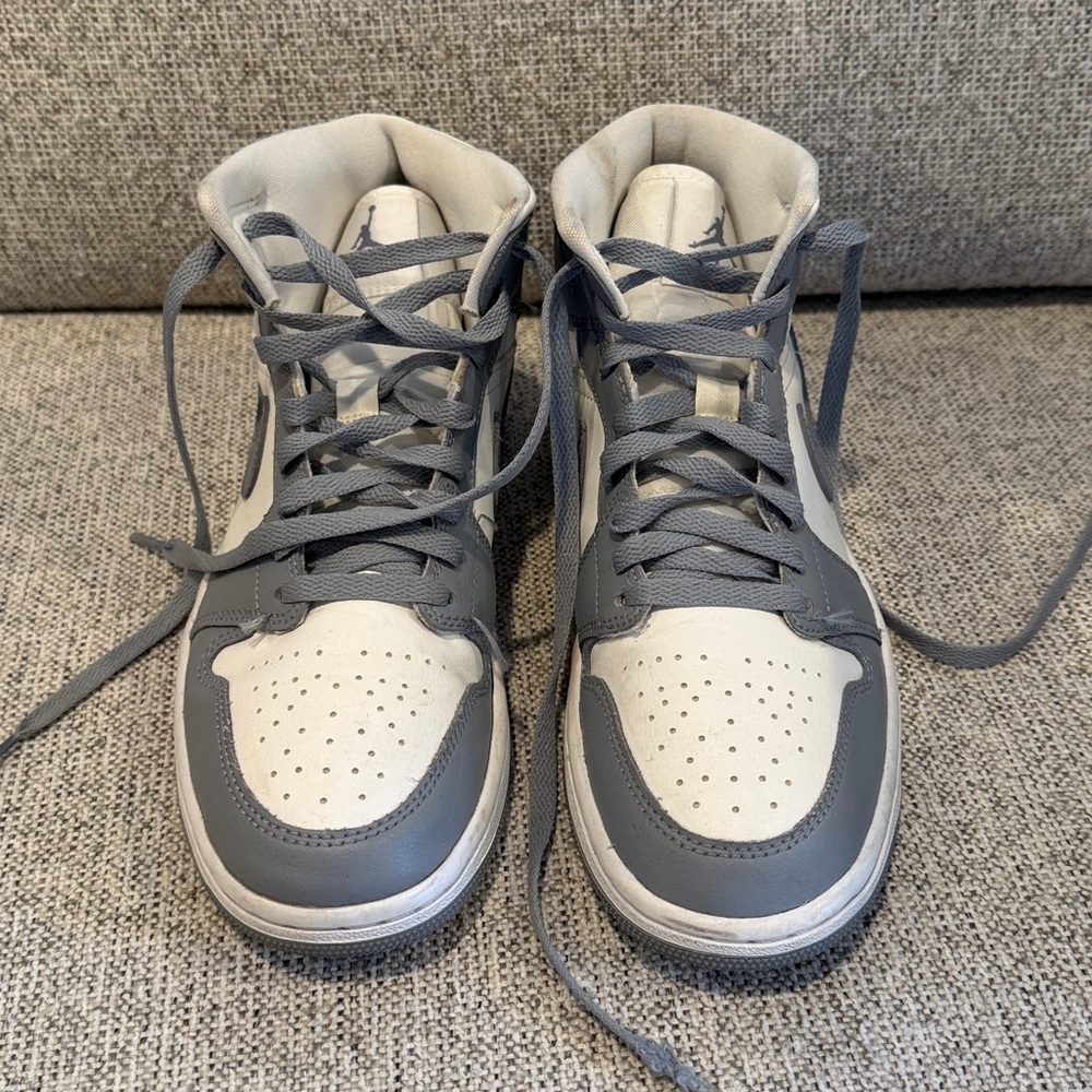 Air Jordan 1 Mid Stealth Women’s - Picture 3 of 5